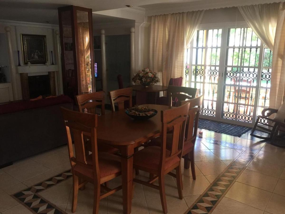 Villa Mijas With Pool 50 M Beach フエンヒロラ エクステリア 写真